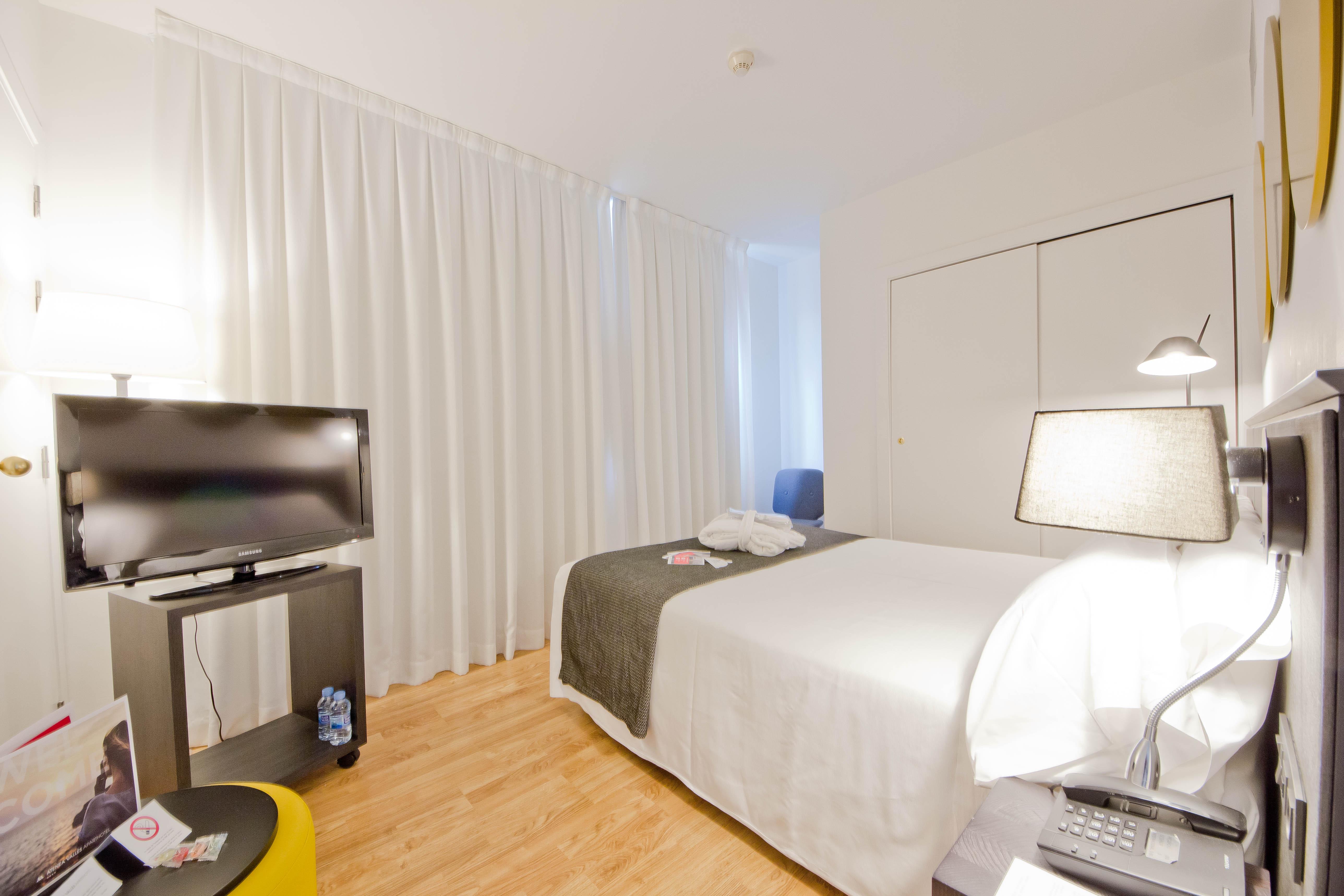 Aparthotel Atenea Valles Гранольерс Экстерьер фото