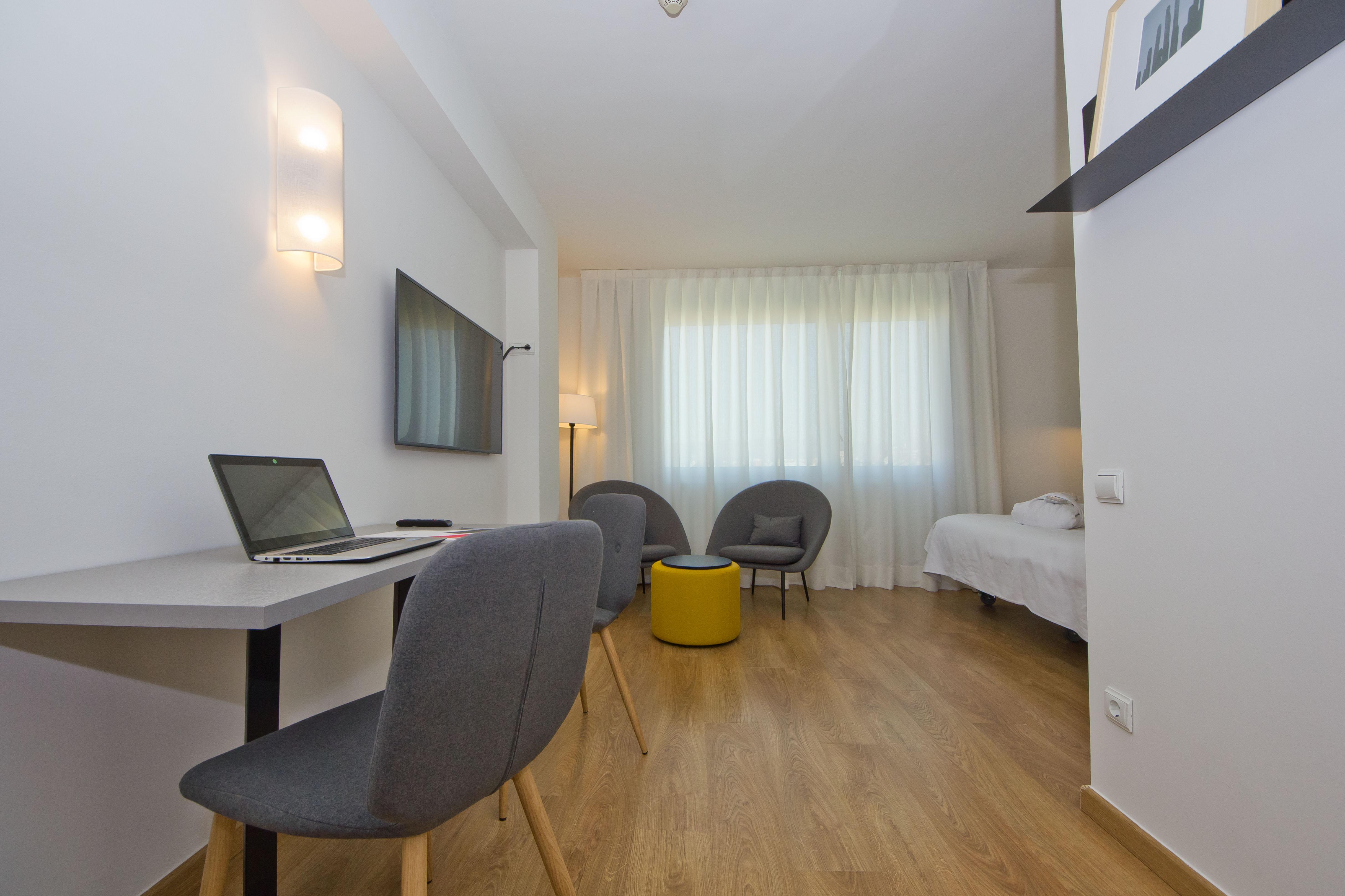 Aparthotel Atenea Valles Гранольерс Экстерьер фото