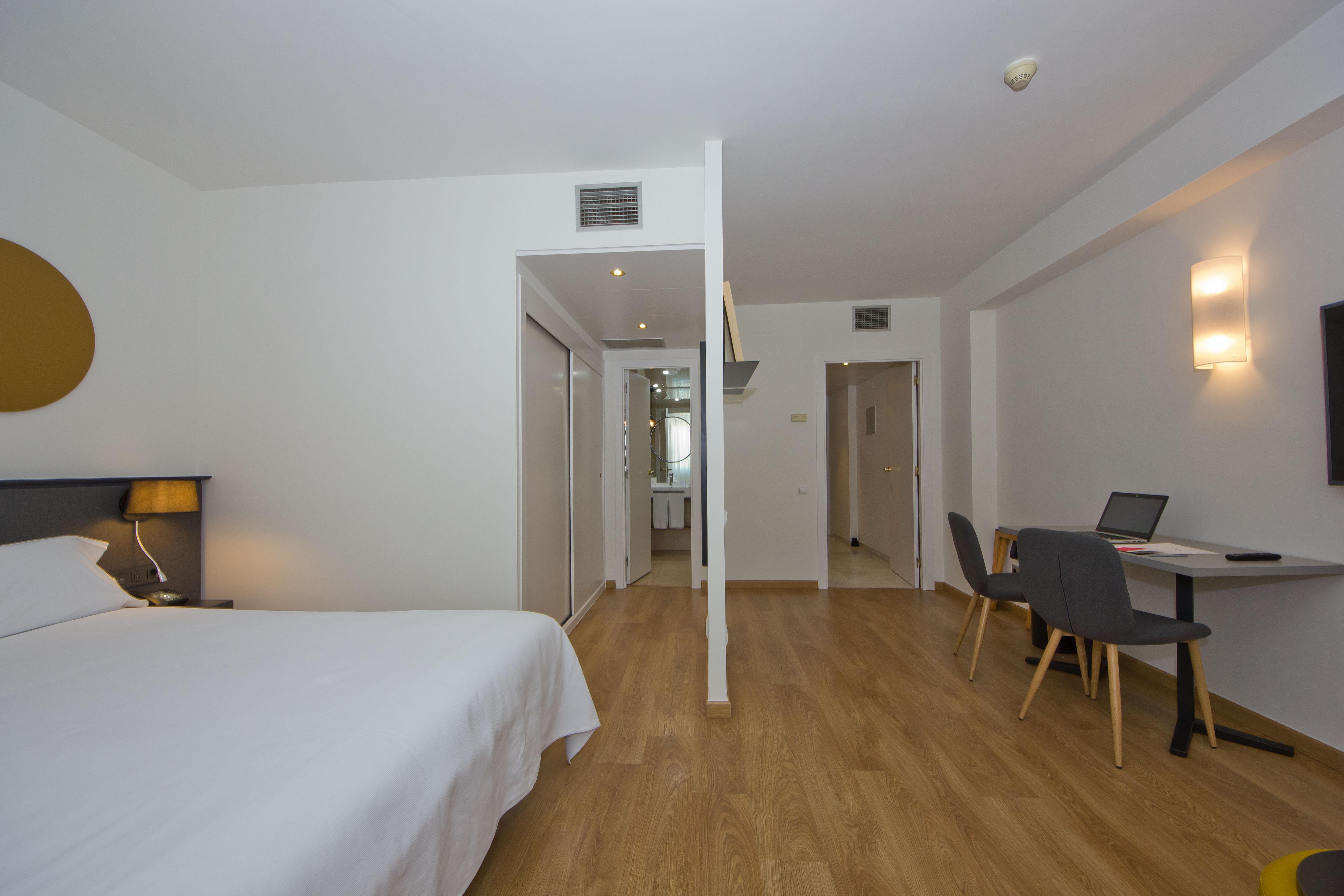 Aparthotel Atenea Valles Гранольерс Экстерьер фото