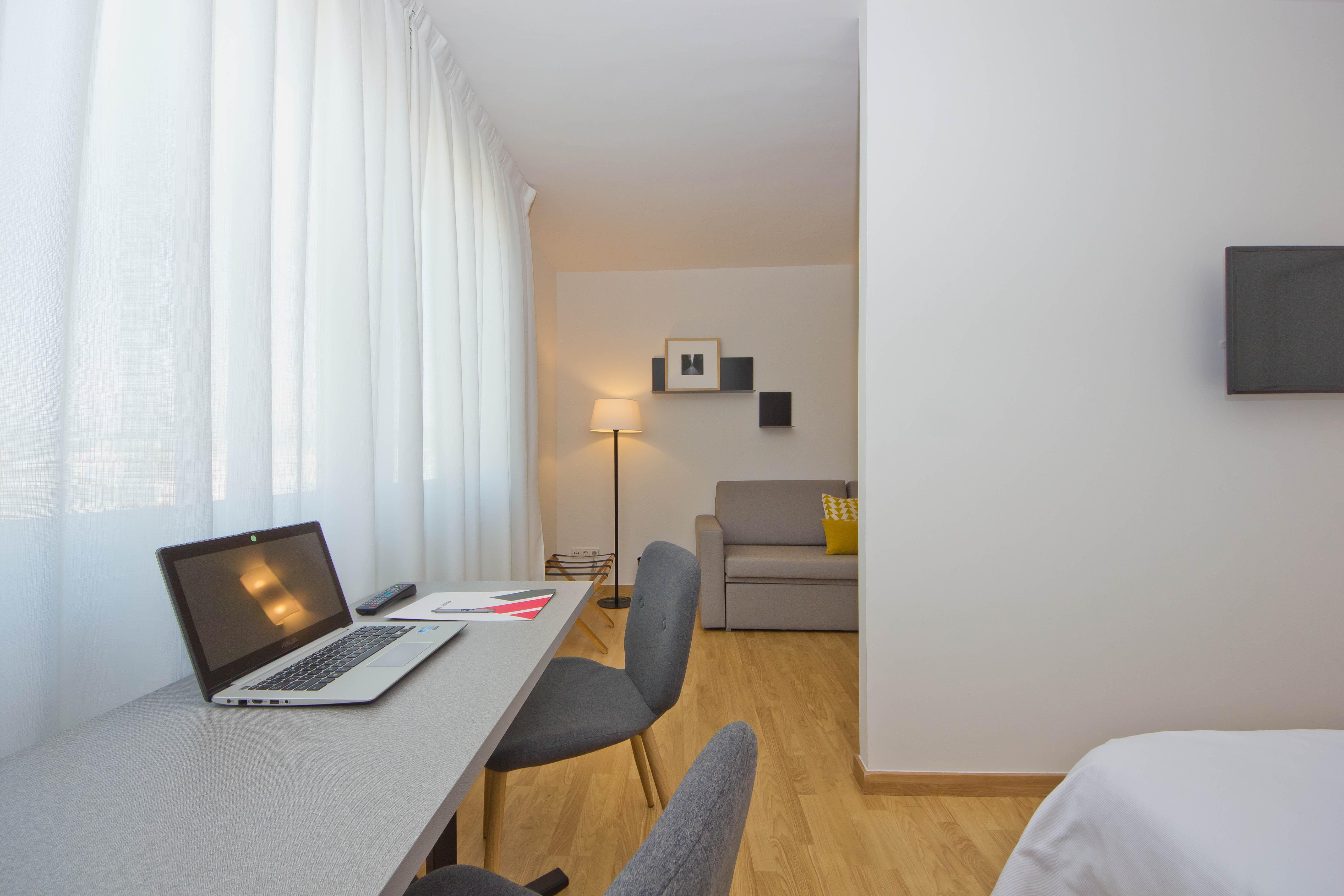 Aparthotel Atenea Valles Гранольерс Экстерьер фото