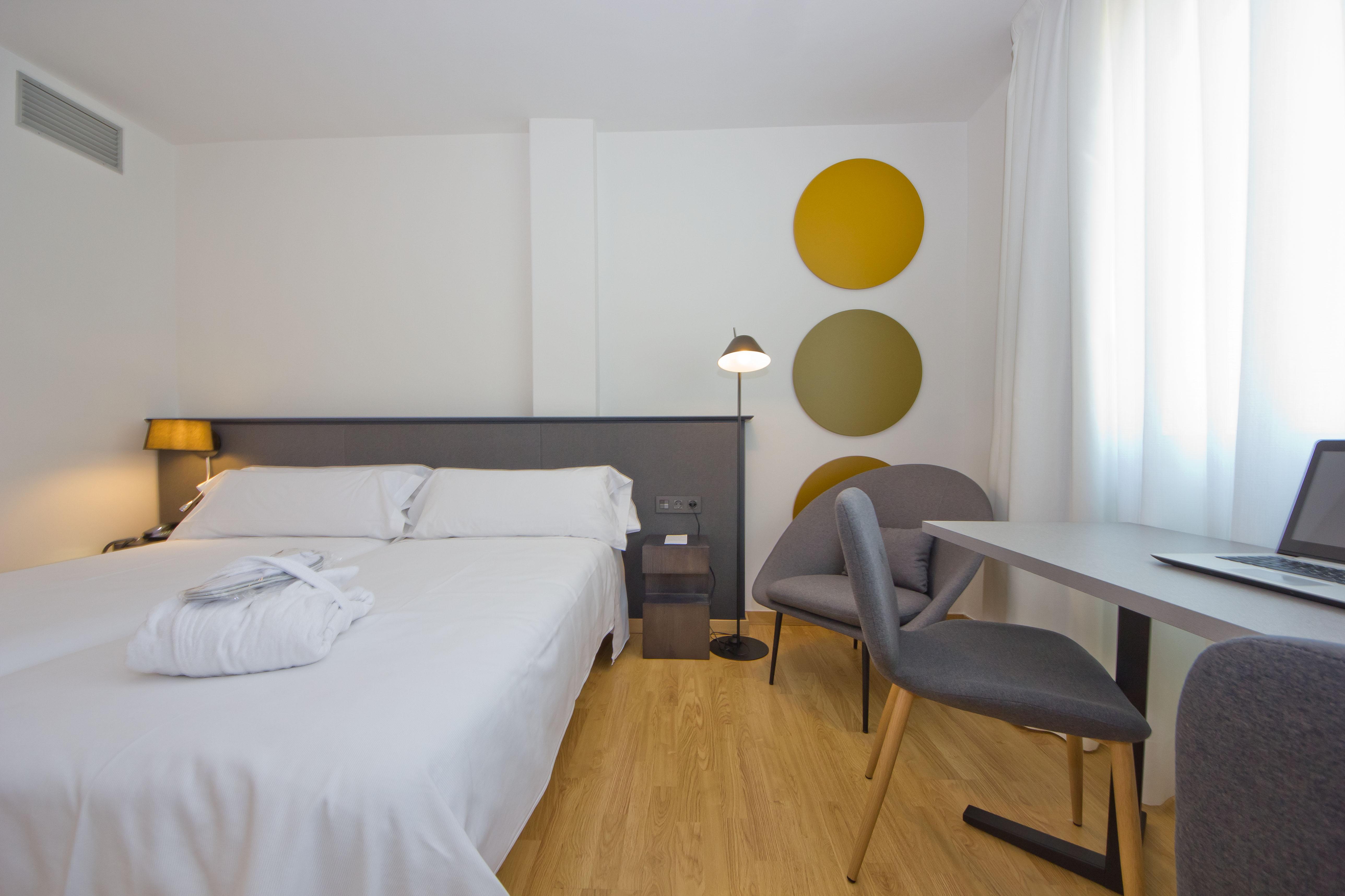 Aparthotel Atenea Valles Гранольерс Экстерьер фото