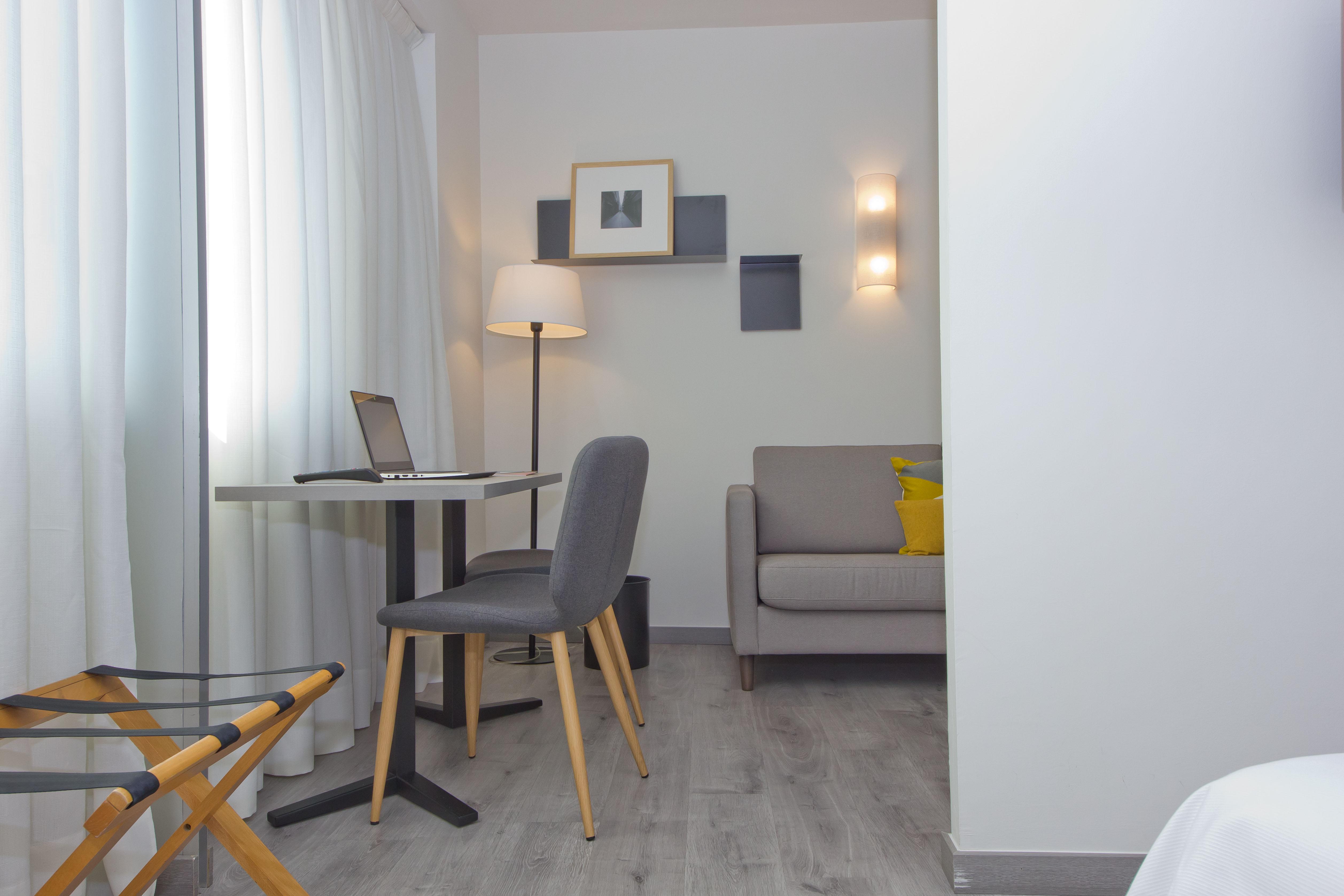Aparthotel Atenea Valles Гранольерс Экстерьер фото