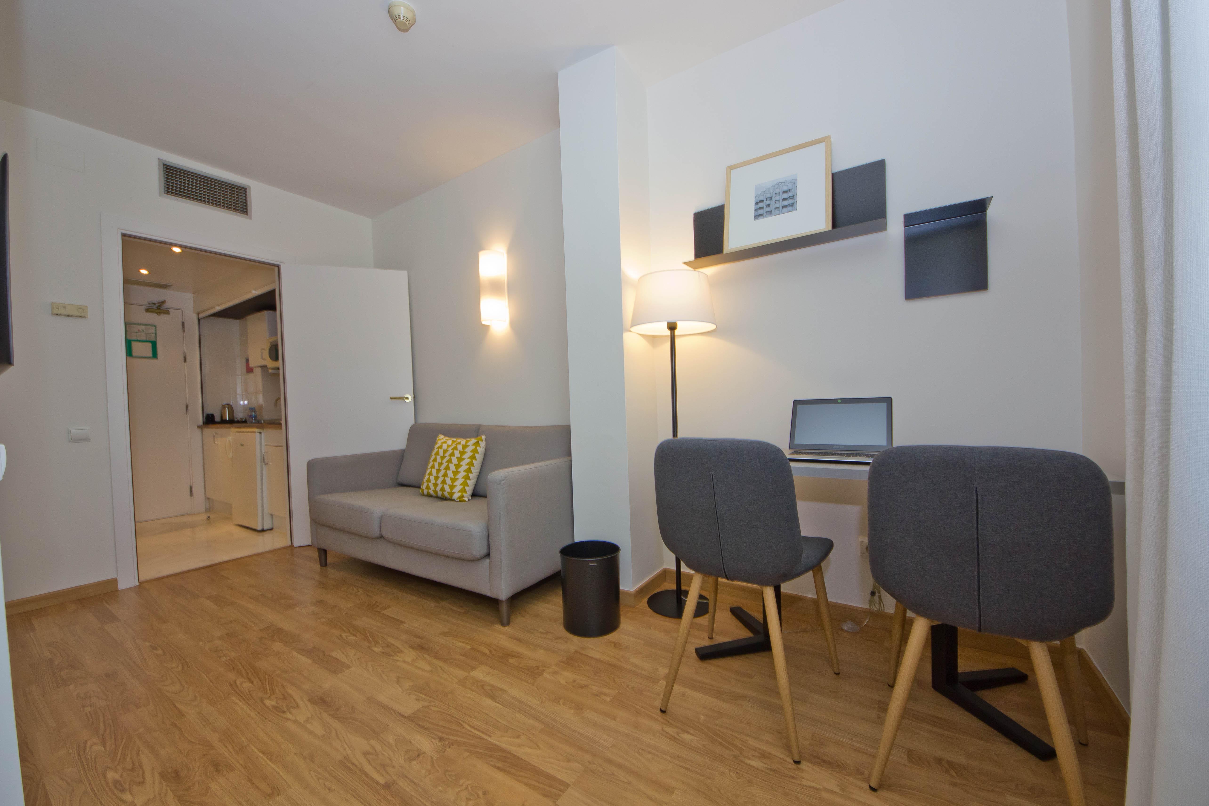 Aparthotel Atenea Valles Гранольерс Экстерьер фото