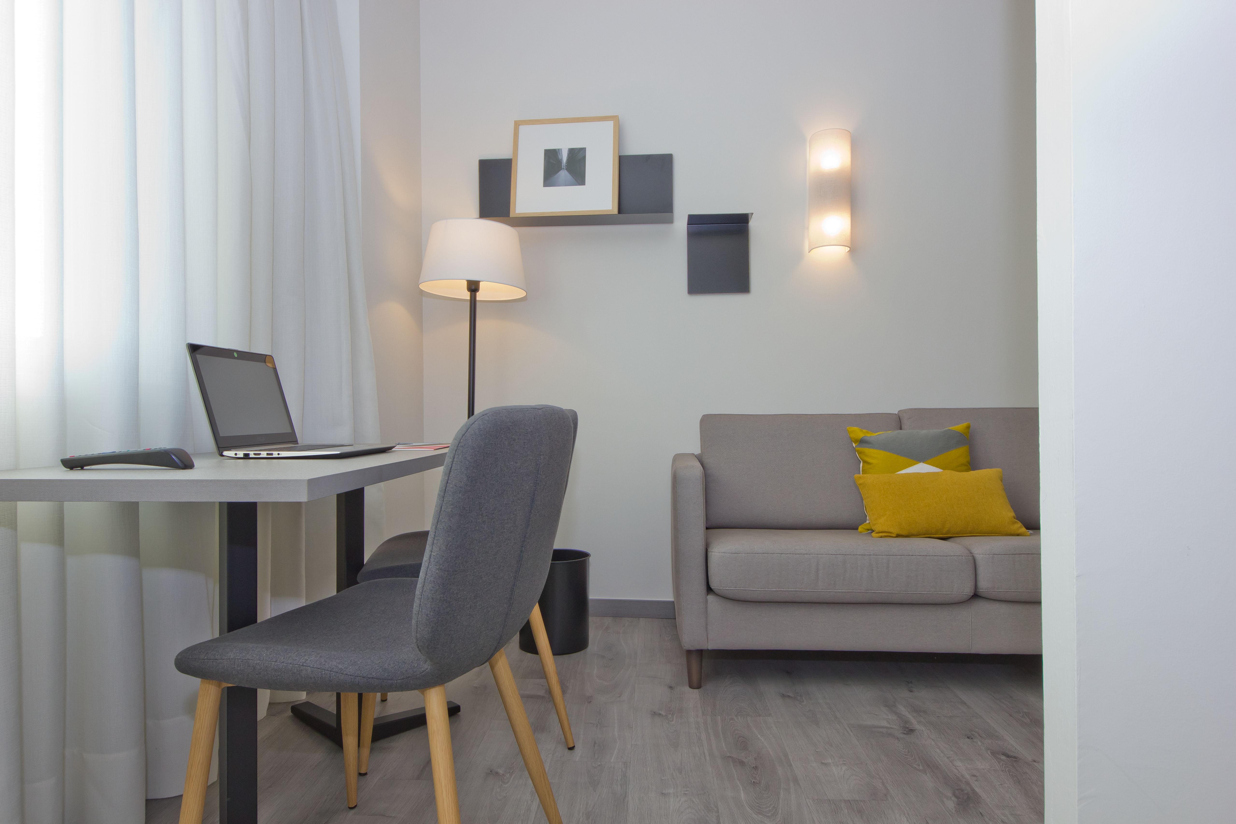 Aparthotel Atenea Valles Гранольерс Экстерьер фото