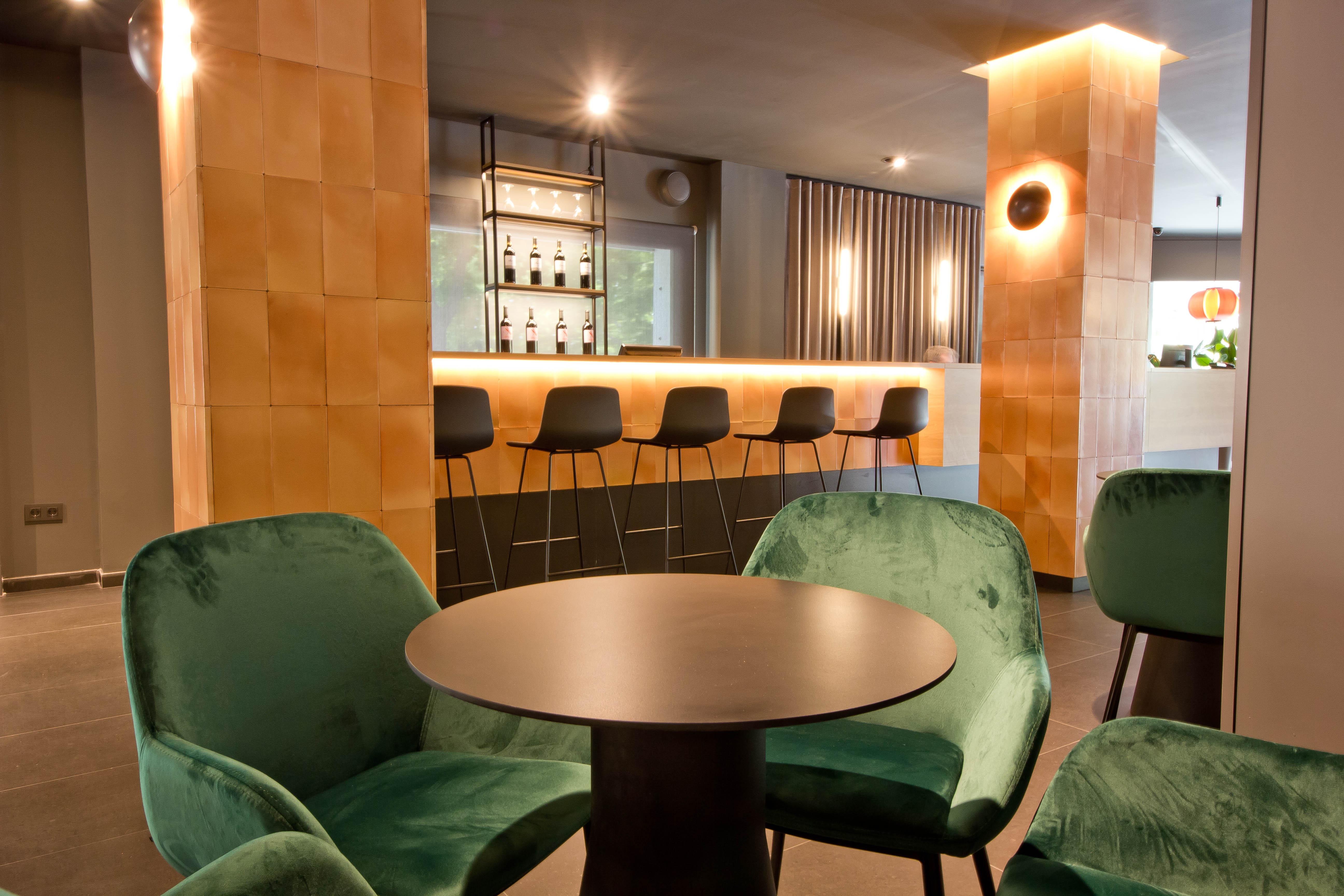Aparthotel Atenea Valles Гранольерс Экстерьер фото