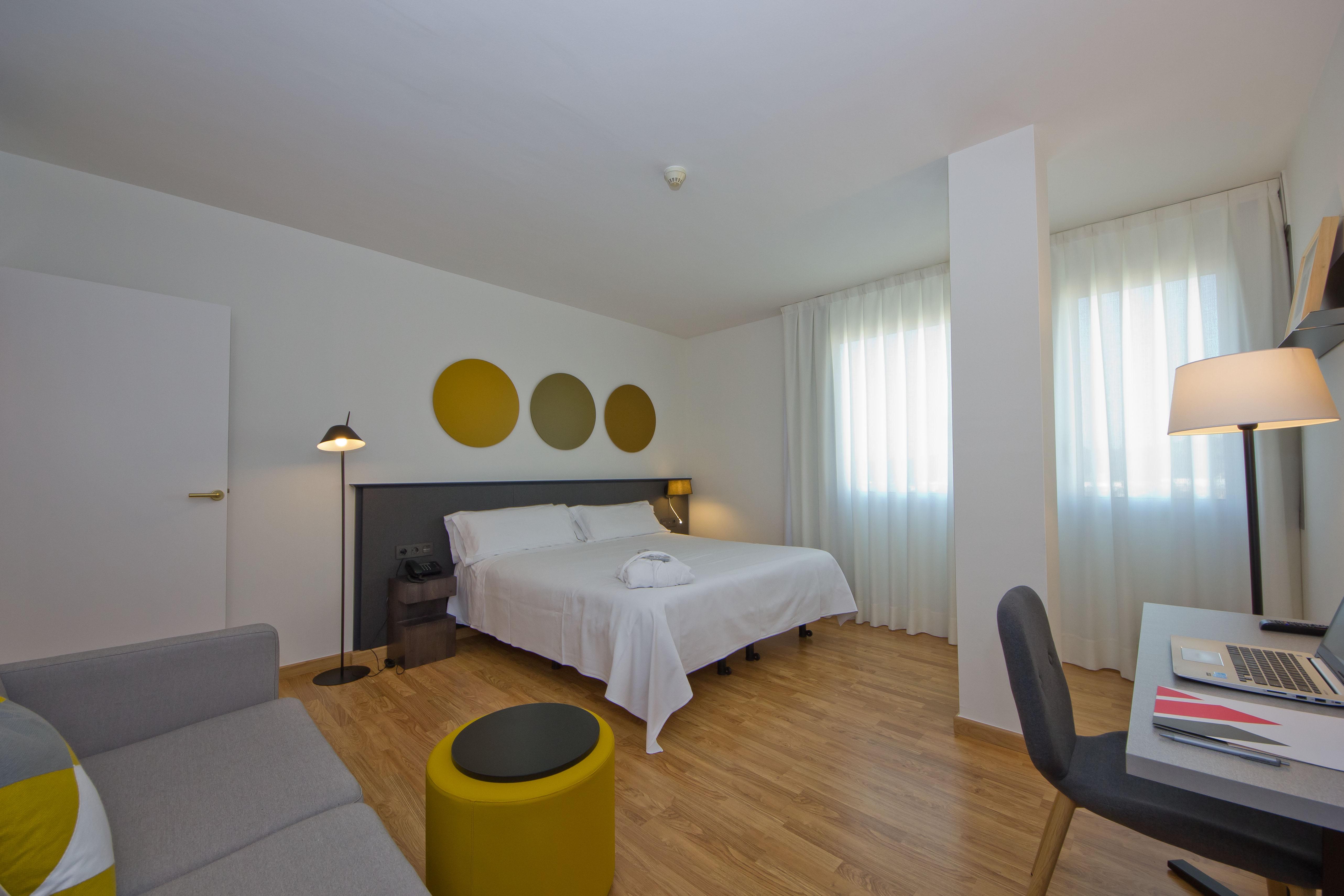 Aparthotel Atenea Valles Гранольерс Экстерьер фото
