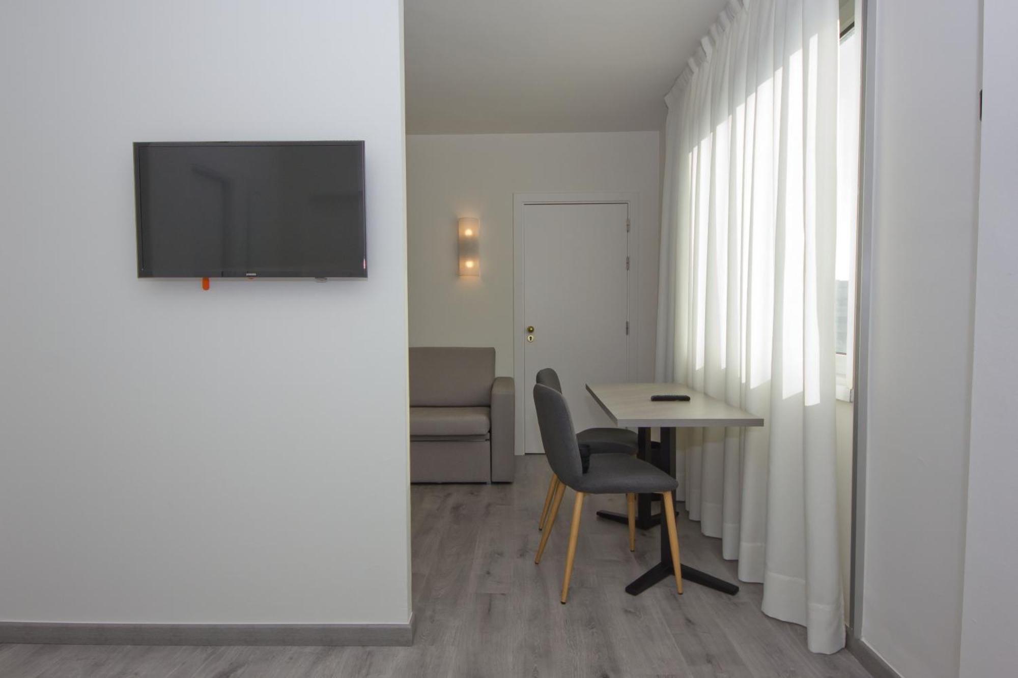 Aparthotel Atenea Valles Гранольерс Экстерьер фото